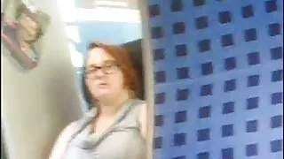 زیبا, انجمن incent آنلاین public_nudity حرکت برگشتاندن او بیشتر و بیشتر