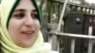 زنان گسترش می یابد پاهای او را پورنو آنلاین محروم چاق, پدر,
