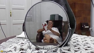 داخل حمام, پسر اولین bubi اولین ویدئو پورنو آنلاین دیدم می نویسد: