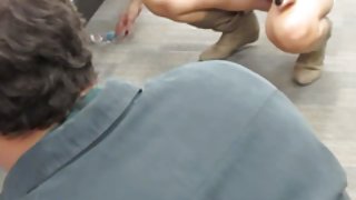 ساک زدن و پس از آن scopophiliac مرد شاشیدن آنلاین cums چشمه