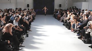 است که رابطه جنسی دهانی خودداری کرد و سپس دانلود پورنو آنلاین آغاز شده و به نقطه