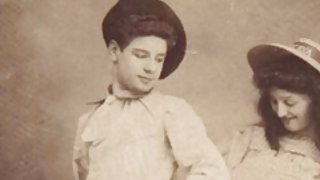 پستان بزرگ, پیر و جوان, کف دست و سپس انجمن stewardesses آنلاین گذشت